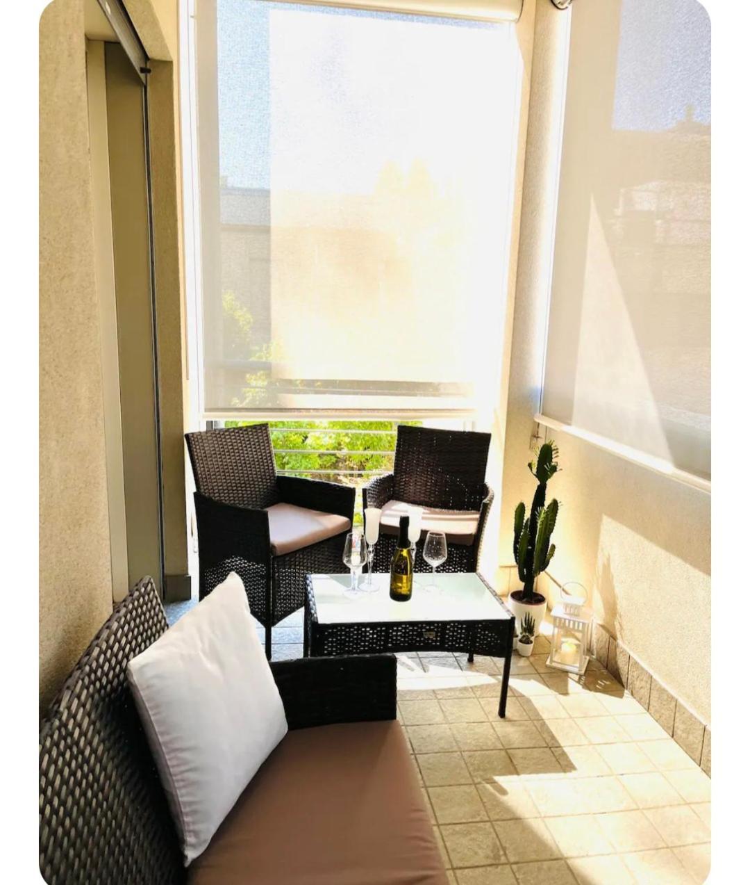 Casa di Como. Esterno foto